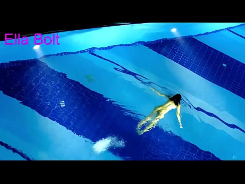 ❤️ Nu mă pot opri din privit, tânără blondă surprinsă înotând goală în piscina stațiunii ELLA BOLT ❤️❌ at ro.vanalize.ru ❌❤