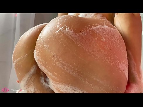 ❤️ Bruneta își masturbează păsărica cu un vibrator până la orgasm intens în duș ❤️❌  at ro.vanalize.ru ❌❤