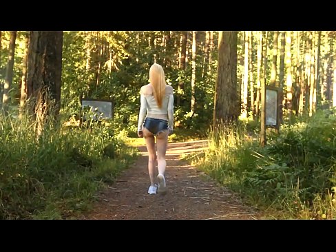 ❤️ O femeie frumoasă se mișcă încet, nu video nud ❤️❌ at ro.vanalize.ru ❌❤