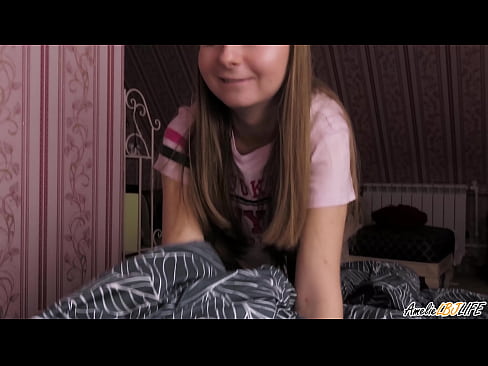 ❤️ Blondina îi suge adânc prietenei ei și primește spermă în gură ❤️❌ at ro.vanalize.ru ❌❤